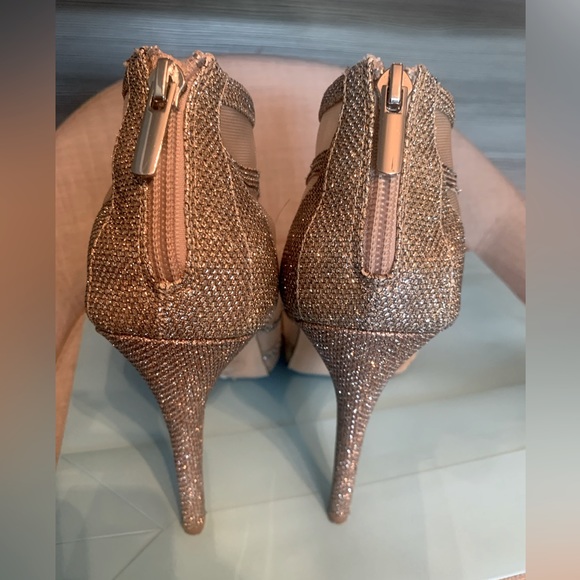 Dress shoes -for wedding, new years or special occasions. - Picture 4 of 6